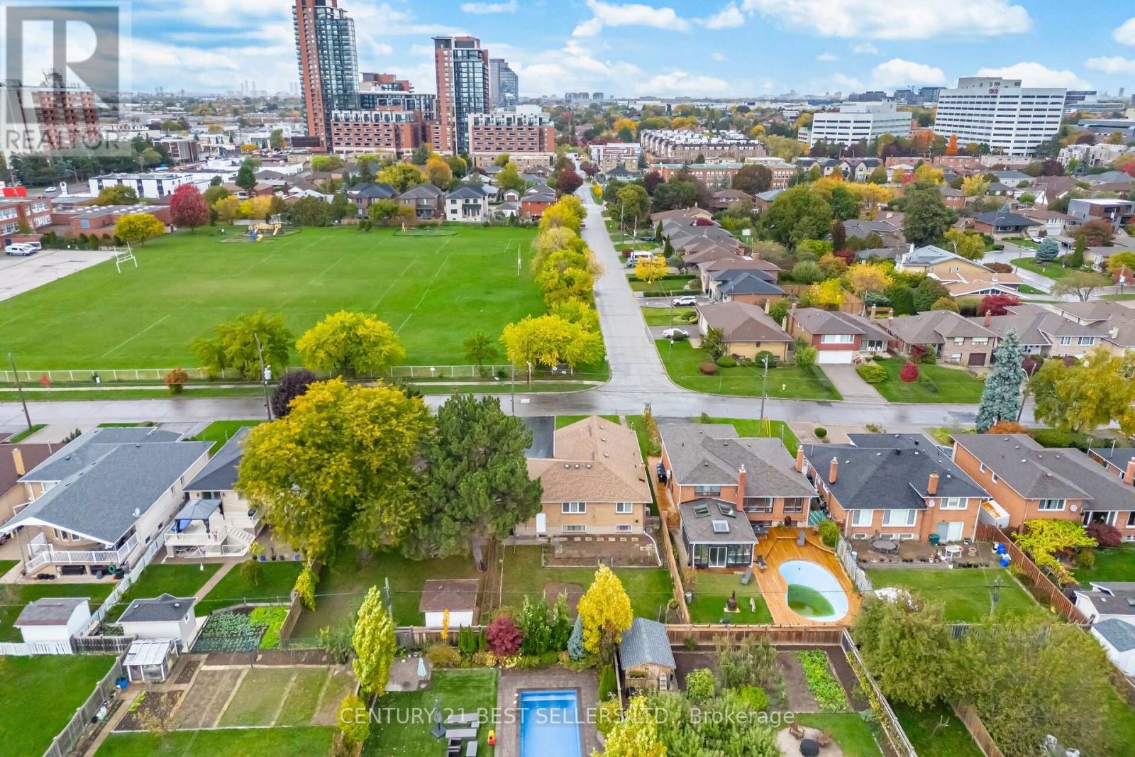 47 Wenderly Drive, Toronto, Ontario  M6B 2P1 - Photo 42 - W12478559