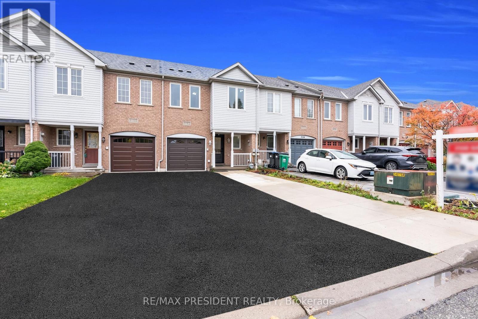 3152 Angel Pass Drive, Mississauga, Ontario  L5M 7R5 - Photo 2 - W12478568