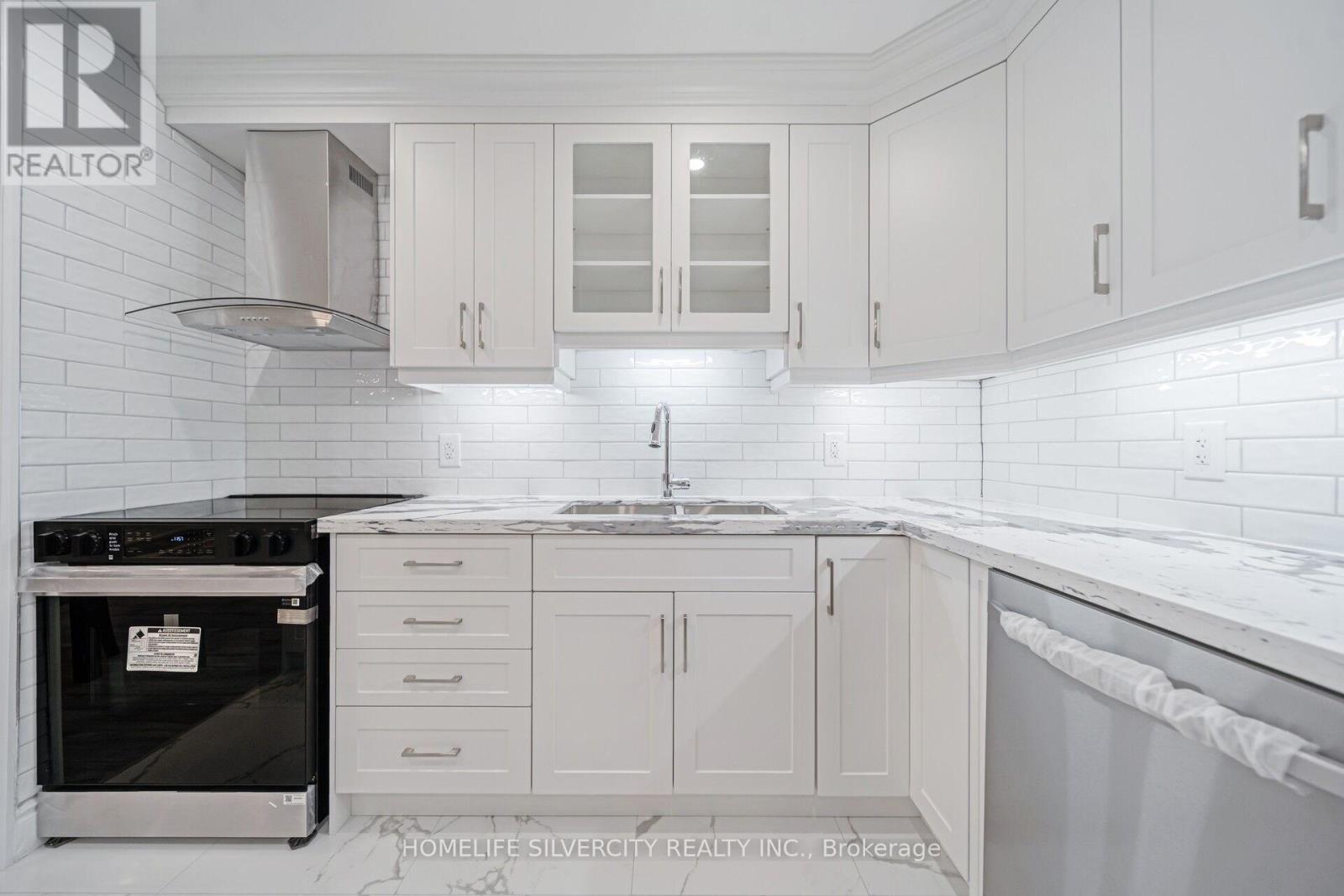 66 - 60 Hanson Road, Mississauga, Ontario  L5B 2P6 - Photo 14 - W12478575
