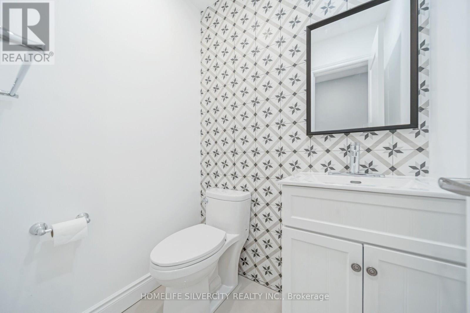 66 - 60 Hanson Road, Mississauga, Ontario  L5B 2P6 - Photo 3 - W12478575