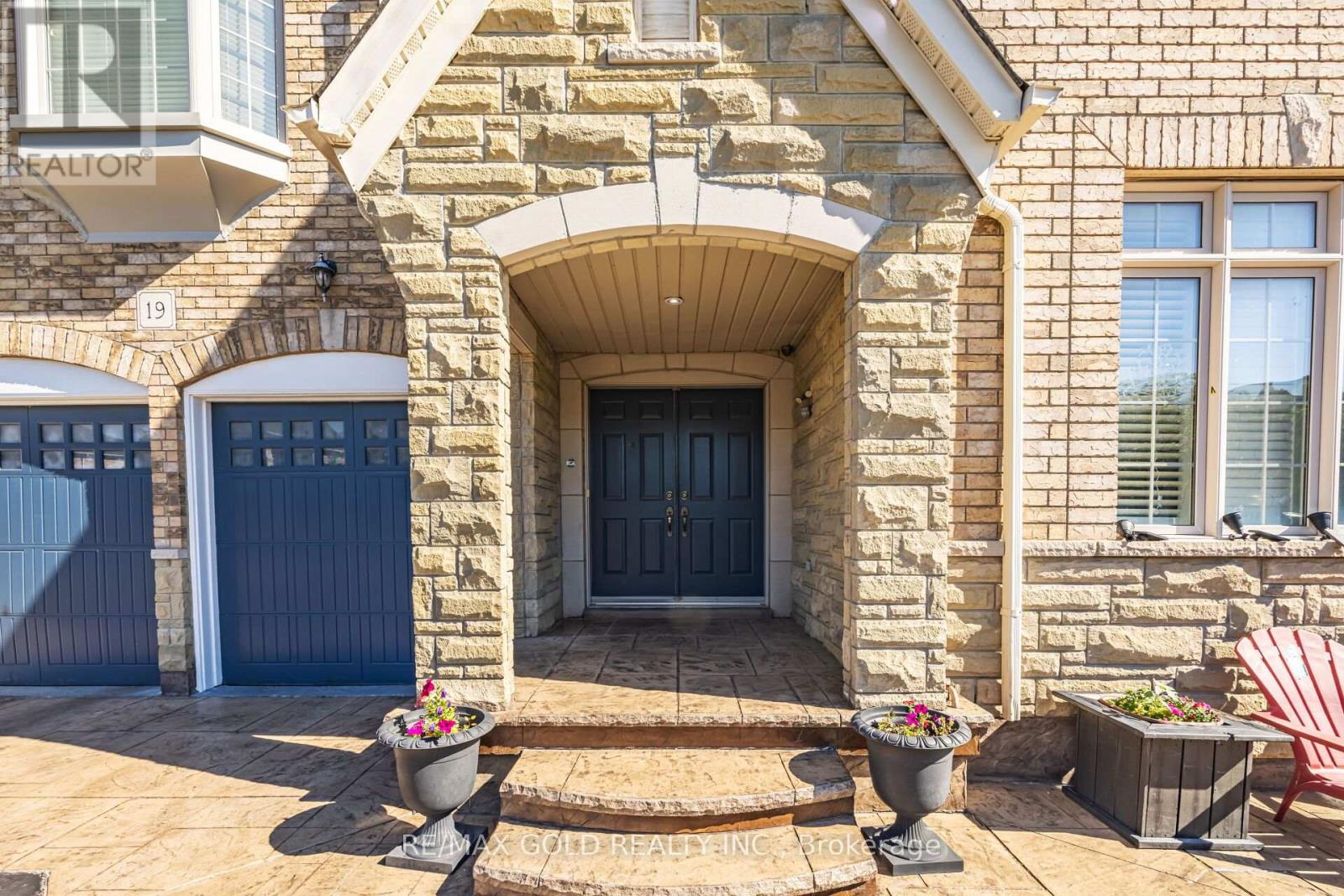19 Eiffel Boulevard N, Brampton, Ontario  L6P 1W2 - Photo 6 - W12478578