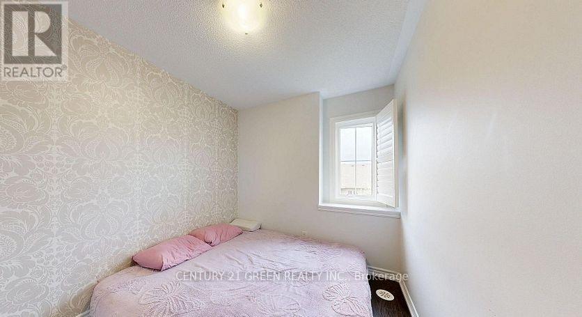8 Bakewell Street, Brampton, Ontario  L6Y 0P9 - Photo 11 - W12478591
