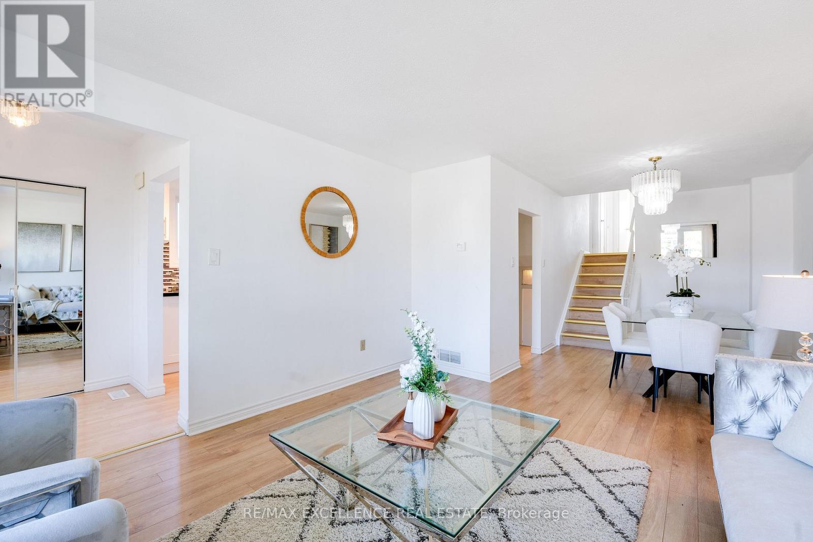 3692 Crabtree Crescent, Mississauga, Ontario  L4T 1S6 - Photo 11 - W12478620