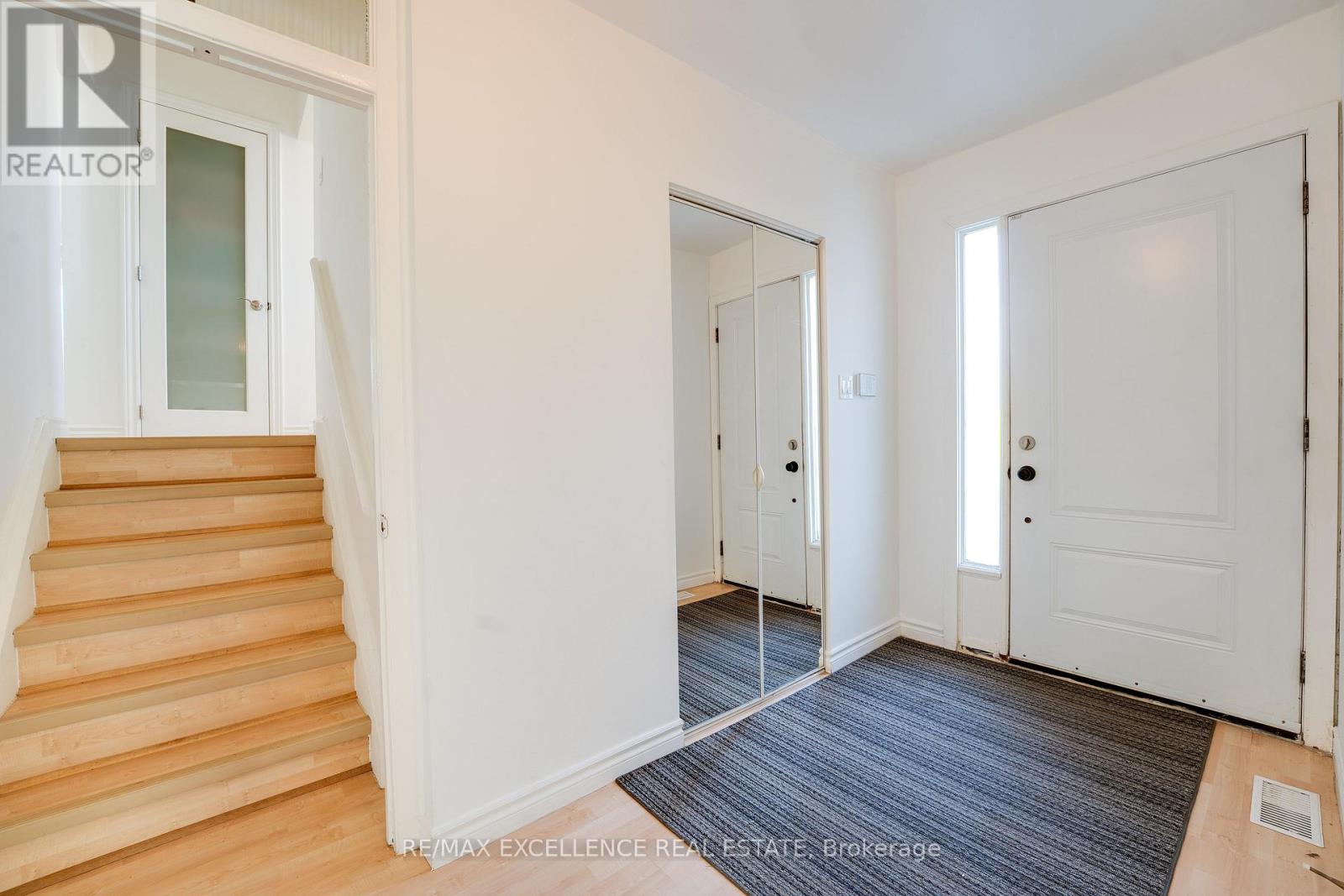 3692 Crabtree Crescent, Mississauga, Ontario  L4T 1S6 - Photo 25 - W12478620