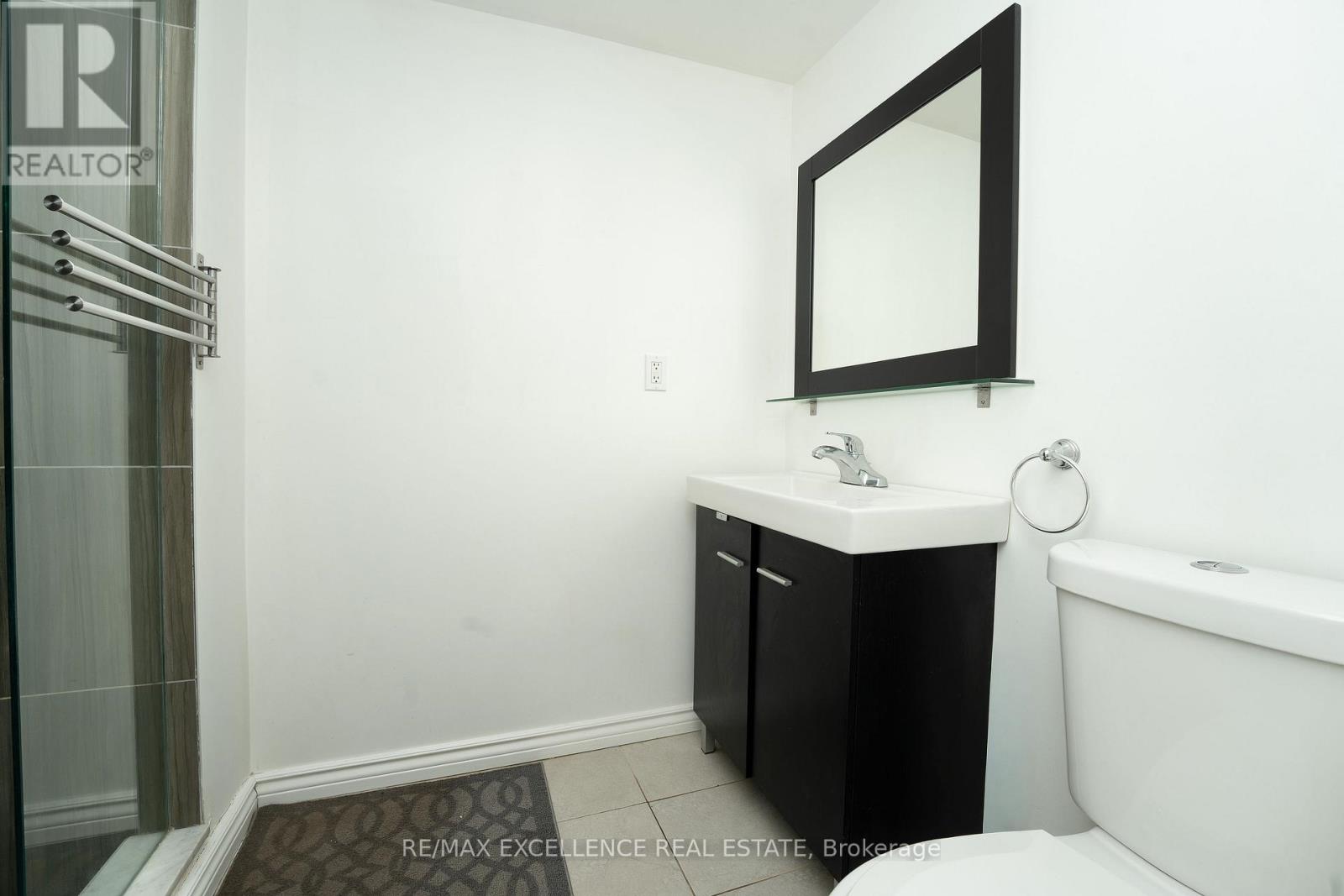 3692 Crabtree Crescent, Mississauga, Ontario  L4T 1S6 - Photo 28 - W12478620