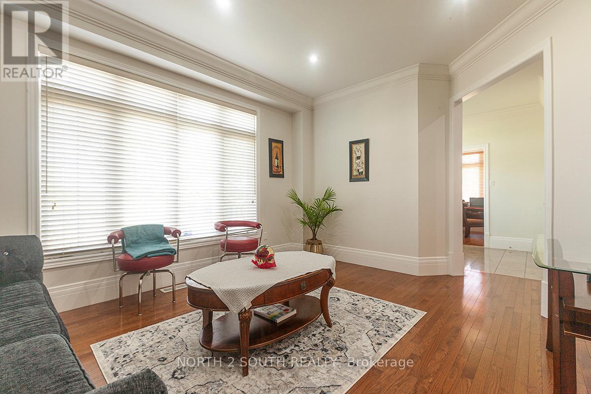 2 Yellow Avens Boulevard, Brampton, Ontario  L6R 0R5 - Photo 14 - W12478621