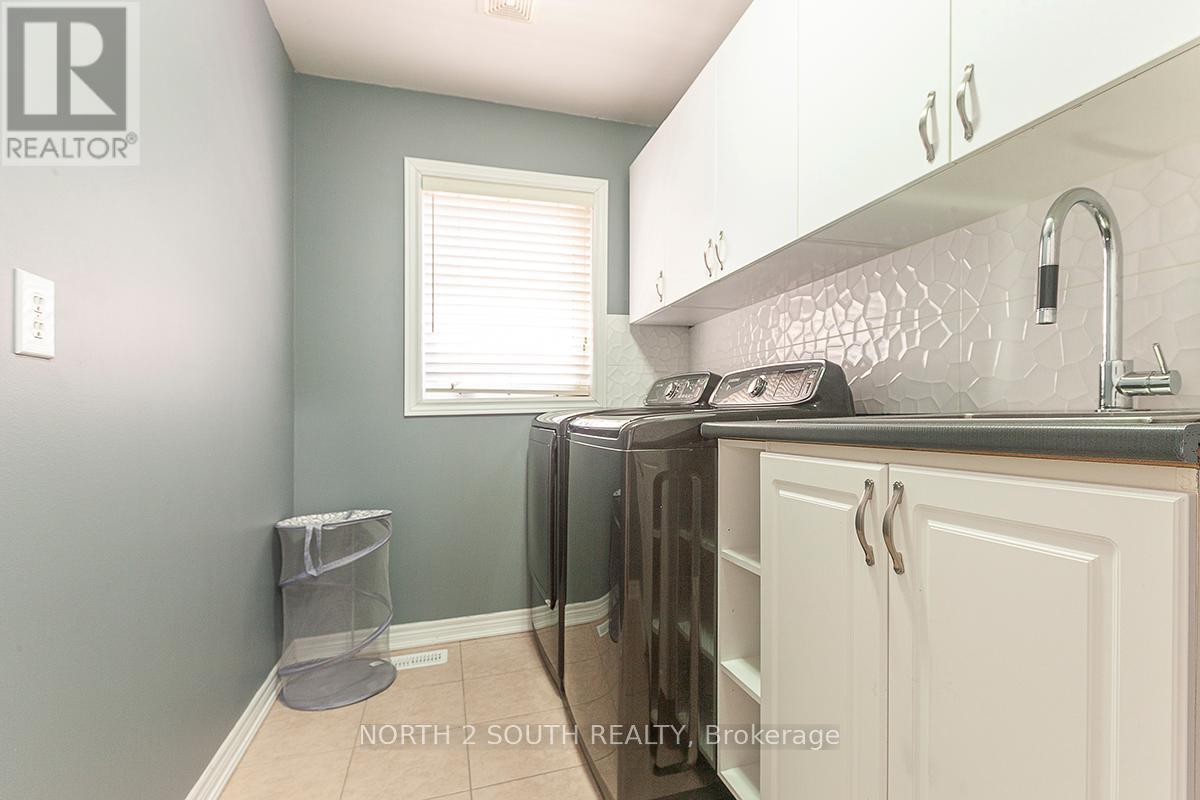 2 Yellow Avens Boulevard, Brampton, Ontario  L6R 0R5 - Photo 37 - W12478621