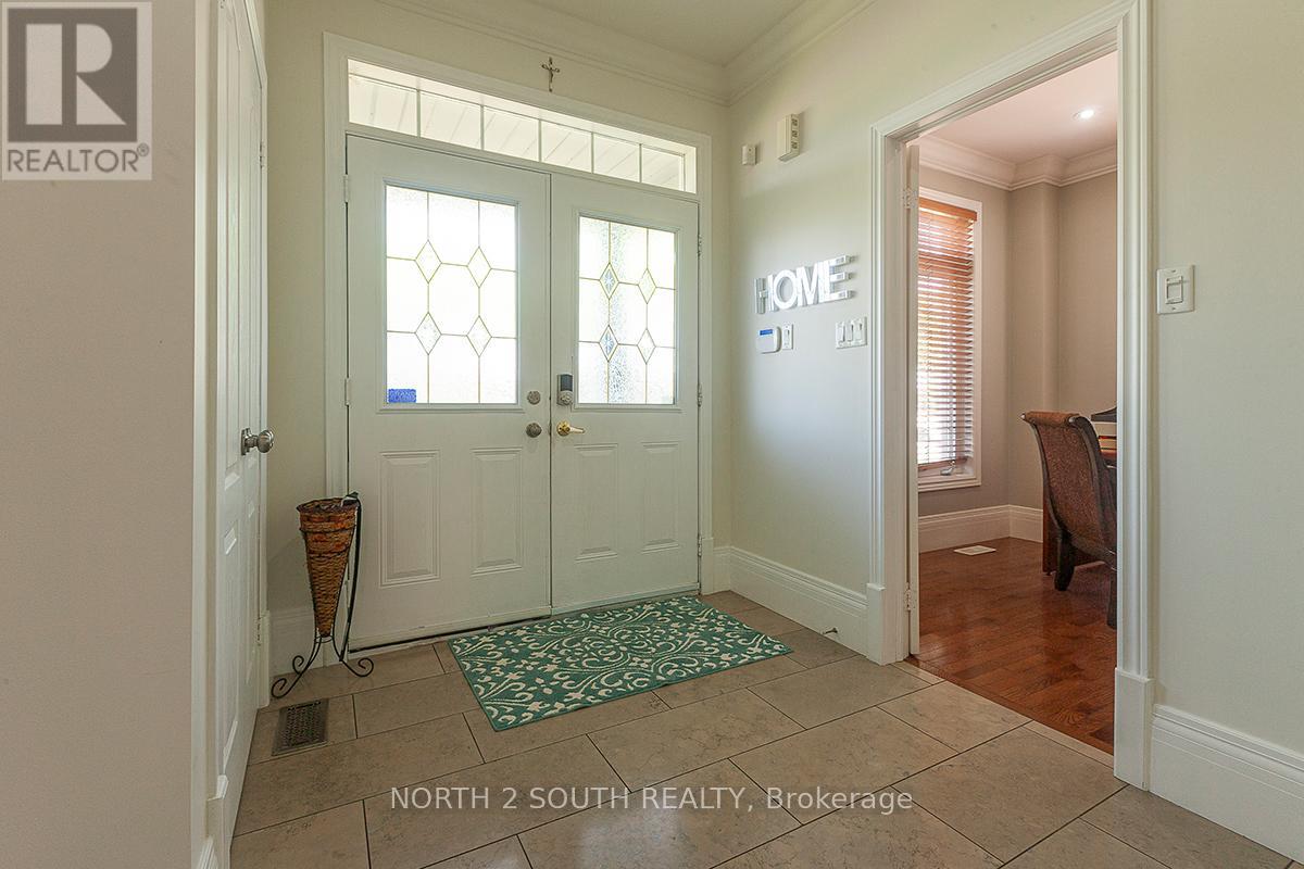 2 Yellow Avens Boulevard, Brampton, Ontario  L6R 0R5 - Photo 8 - W12478621