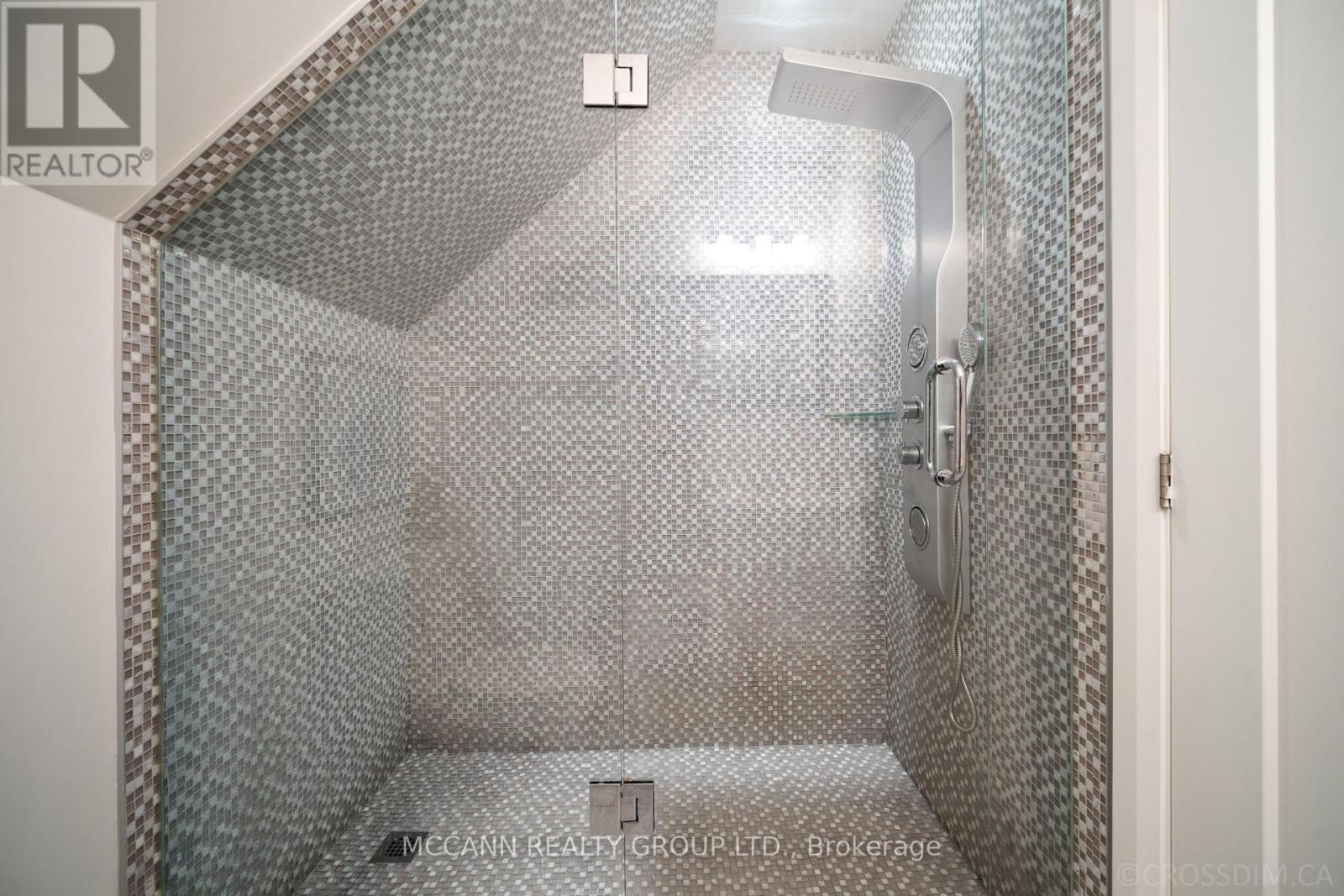 217 Pearson Avenue, Toronto, Ontario  M6R 1G6 - Photo 36 - W12478645