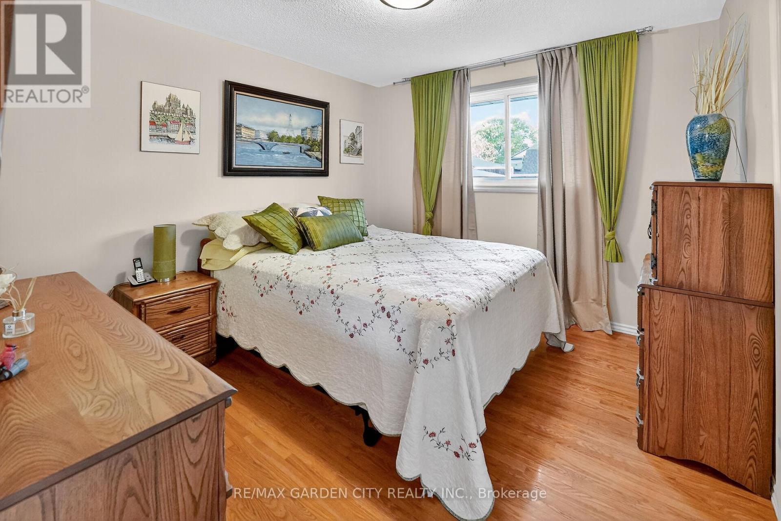 120 Kinross Street, Haldimand, Ontario  N3W 1K1 - Photo 12 - X12478531