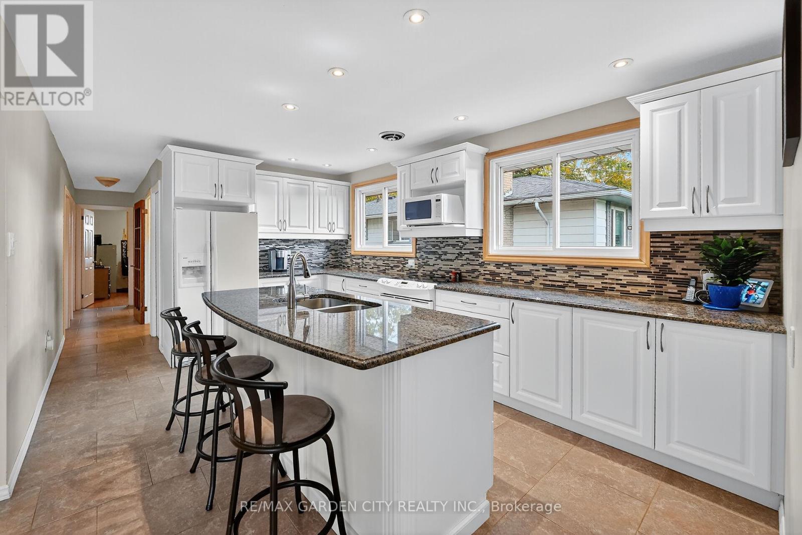 120 Kinross Street, Haldimand, Ontario  N3W 1K1 - Photo 2 - X12478531