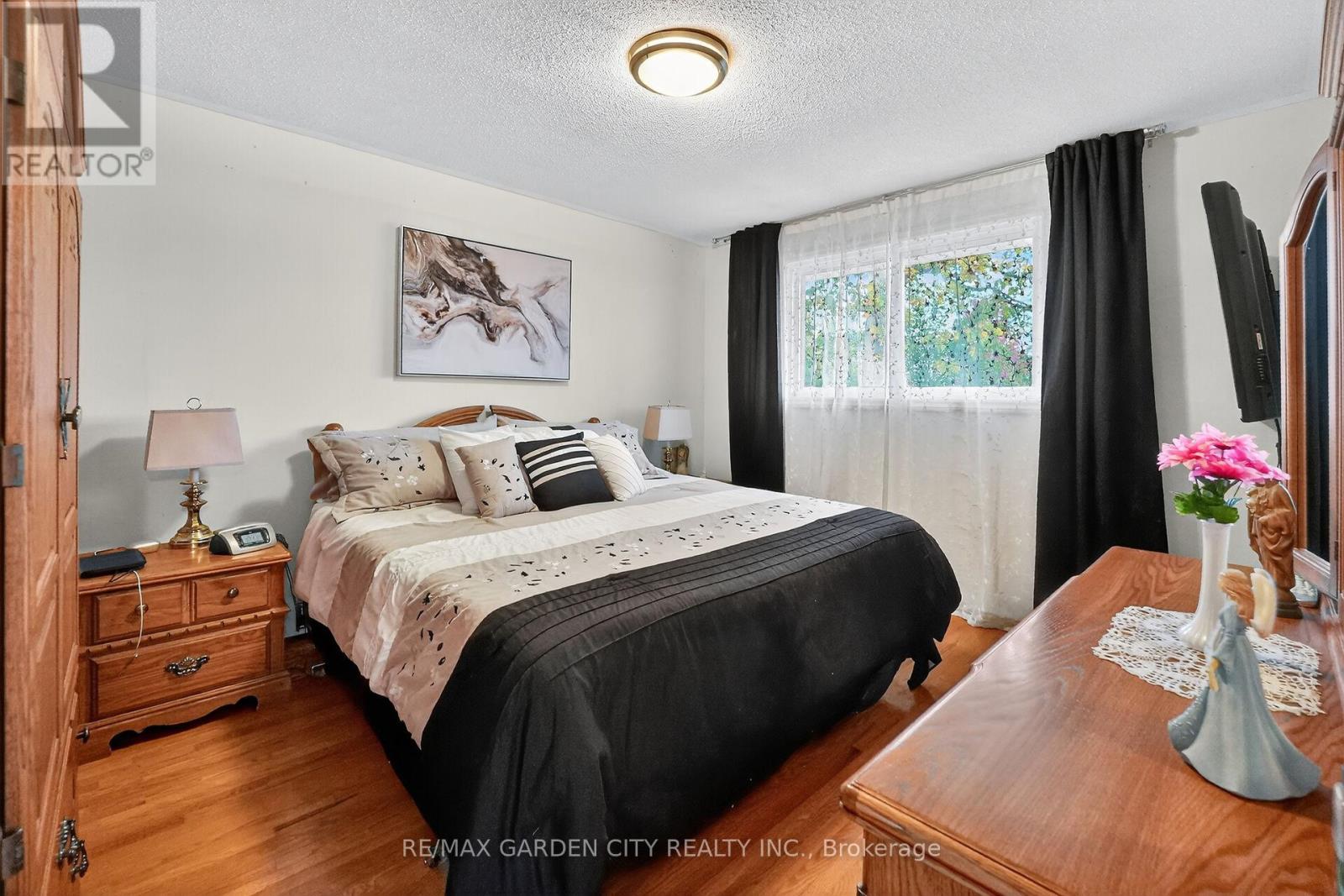 120 Kinross Street, Haldimand, Ontario  N3W 1K1 - Photo 9 - X12478531