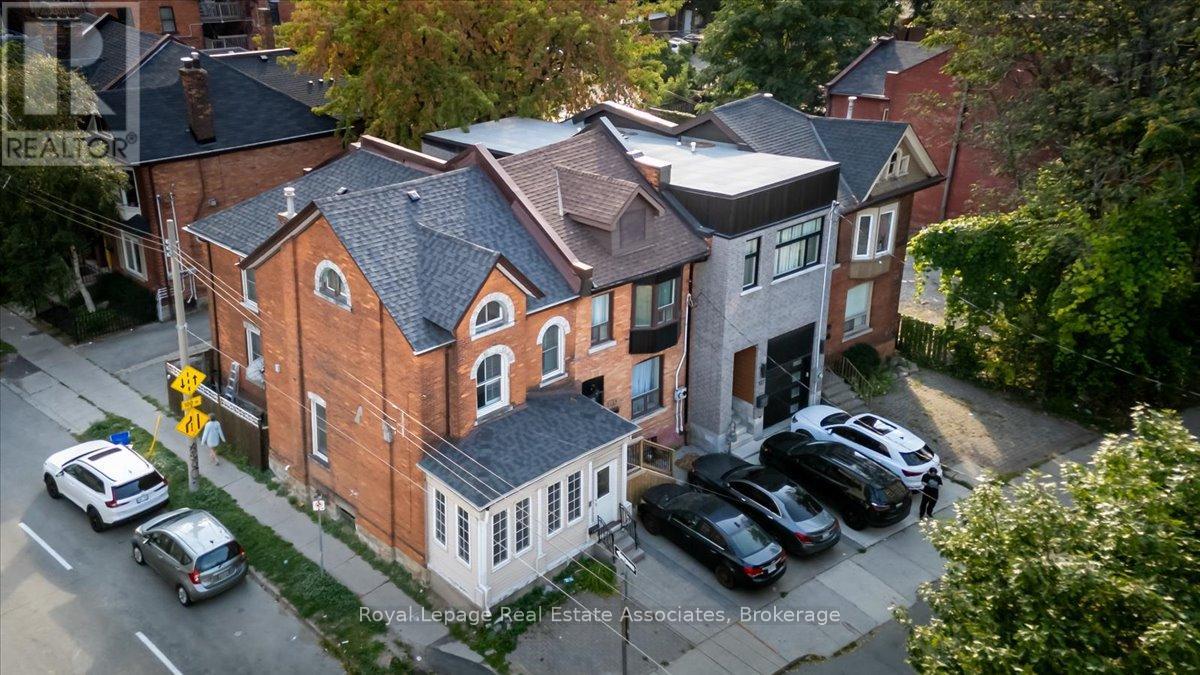 123 MARKET STREET, Hamilton, Ontario