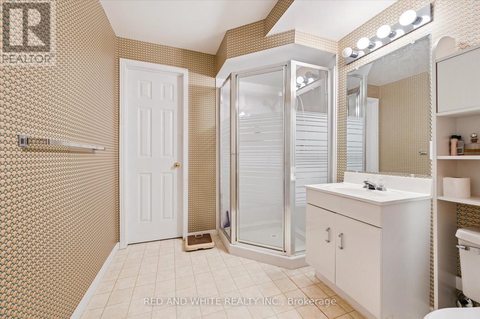 172 Mayberry Court, Waterloo, Ontario  N2K 3K2 - Photo 35 - X12478635