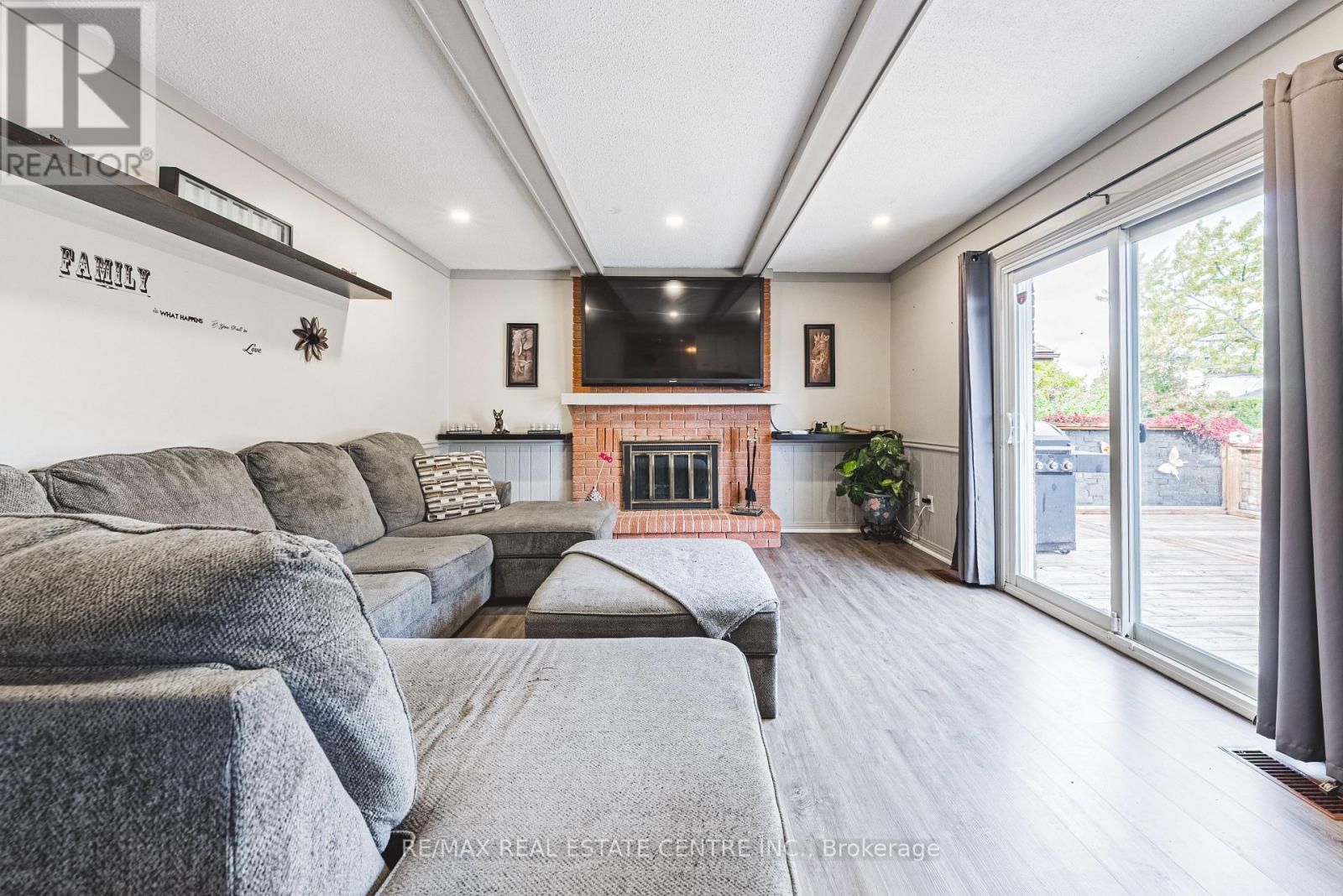 5 Bing Crescent, Hamilton, Ontario  L8E 3Z4 - Photo 14 - X12478642