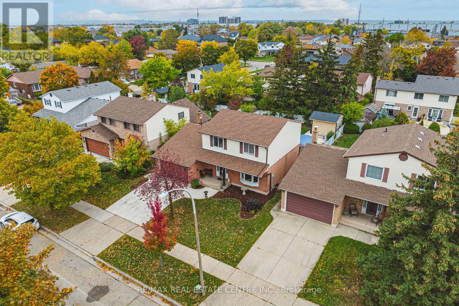 5 Bing Crescent, Hamilton, Ontario  L8E 3Z4 - Photo 3 - X12478642