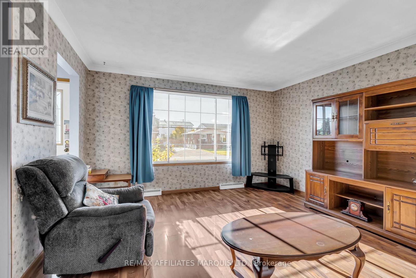 113 Vimy Avenue, Cornwall, Ontario  K6H 6G9 - Photo 3 - X12478748