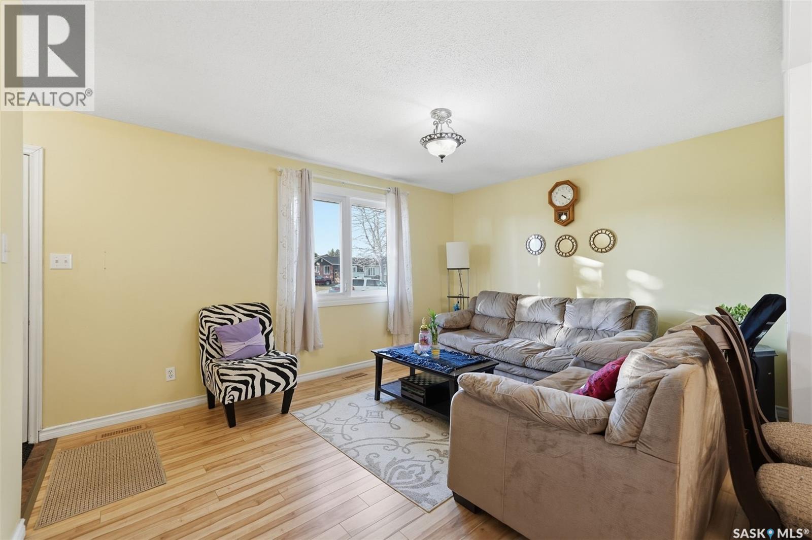 10 Dominion Crescent, Saskatoon, Saskatchewan  S7L 4N7 - Photo 3 - SK021510