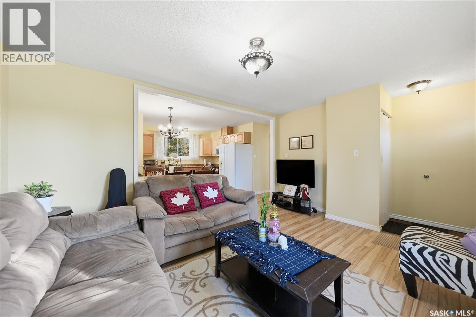 10 Dominion Crescent, Saskatoon, Saskatchewan  S7L 4N7 - Photo 5 - SK021510