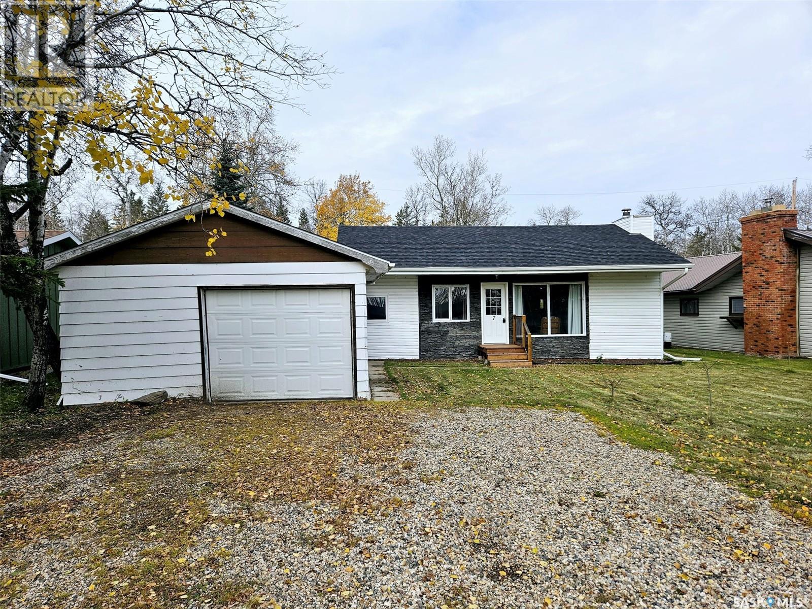 7 Aspen Crescent, Moose Mountain Provincial Park, Saskatchewan  S0C 2S0 - Photo 2 - SK021448