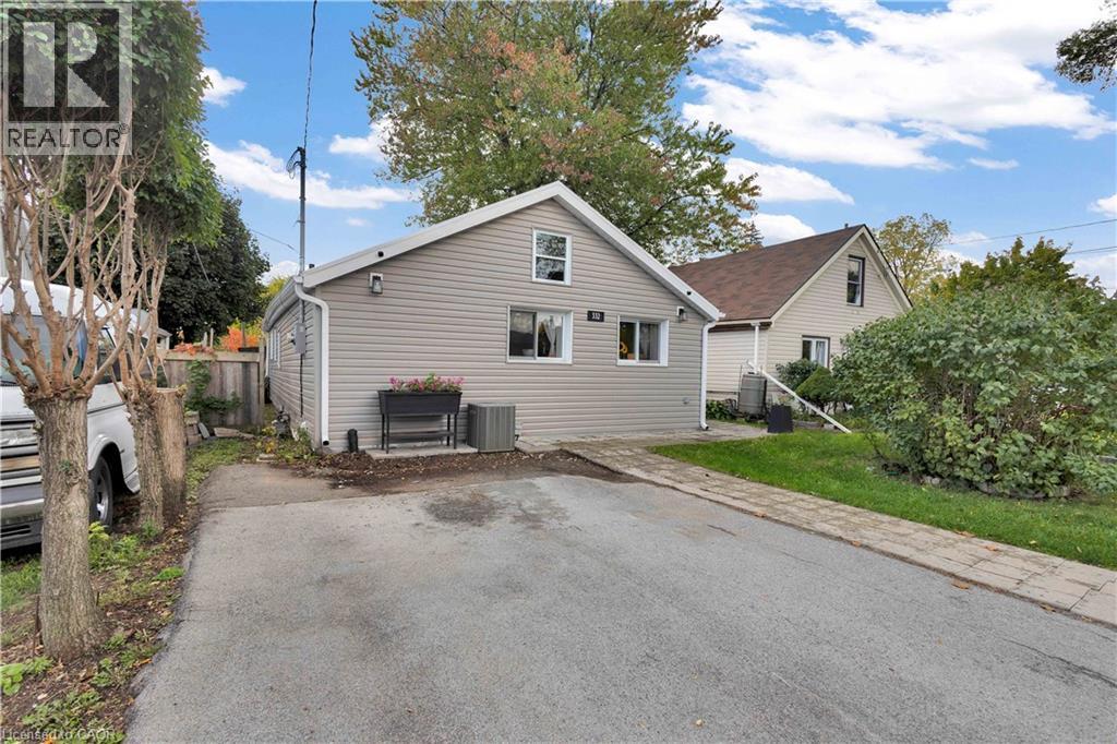 332 VANSITMART Avenue, Hamilton, Ontario