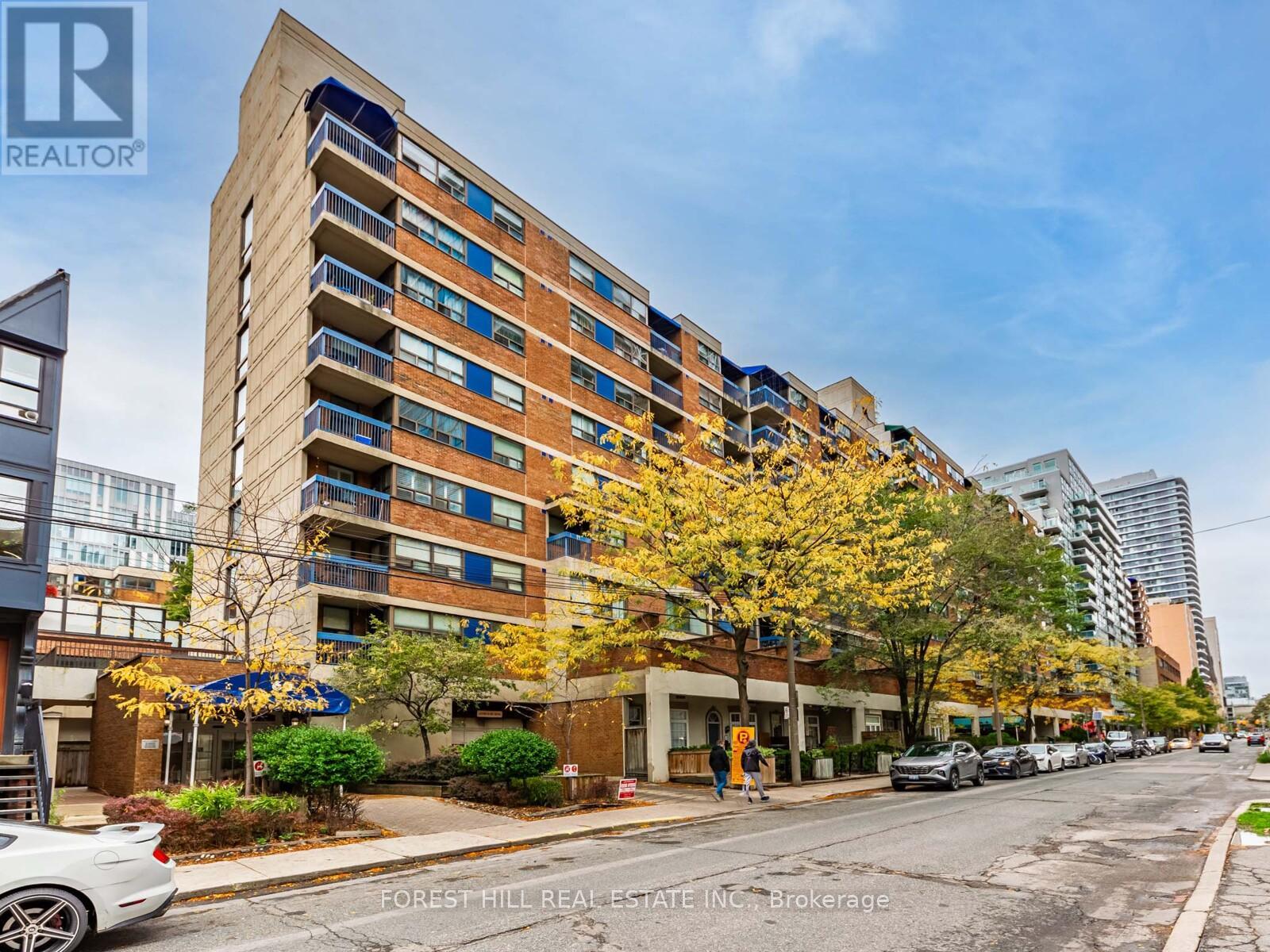 831 - 60 ST PATRICK STREET, Toronto, Ontario