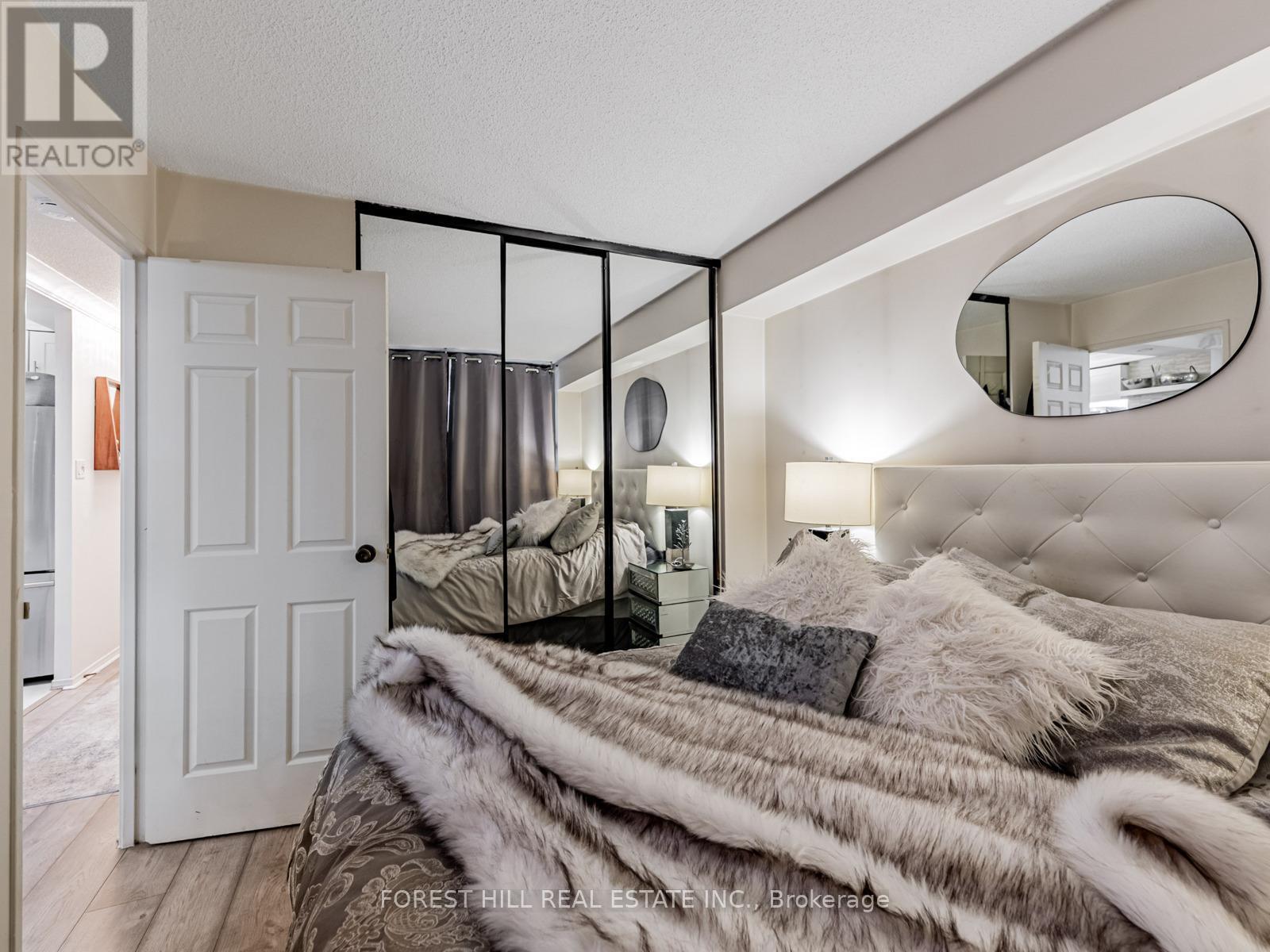 831 - 60 St Patrick Street, Toronto, Ontario  M5T 2X5 - Photo 8 - C12478672