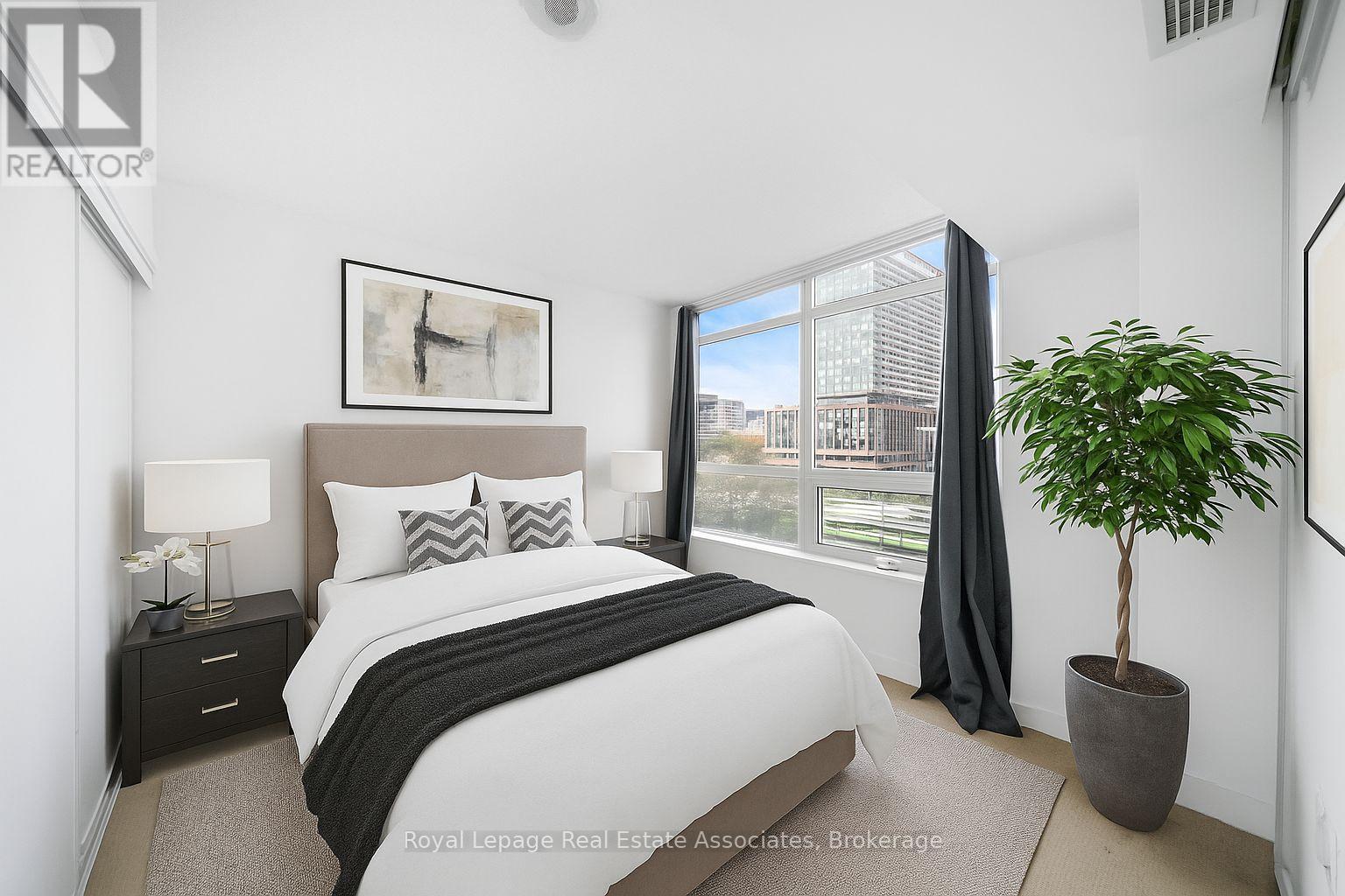 518 - 8 Telegram Mews, Toronto, Ontario  M5V 3Z5 - Photo 11 - C12478714