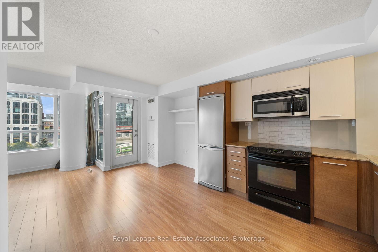 518 - 8 Telegram Mews, Toronto, Ontario  M5V 3Z5 - Photo 6 - C12478714