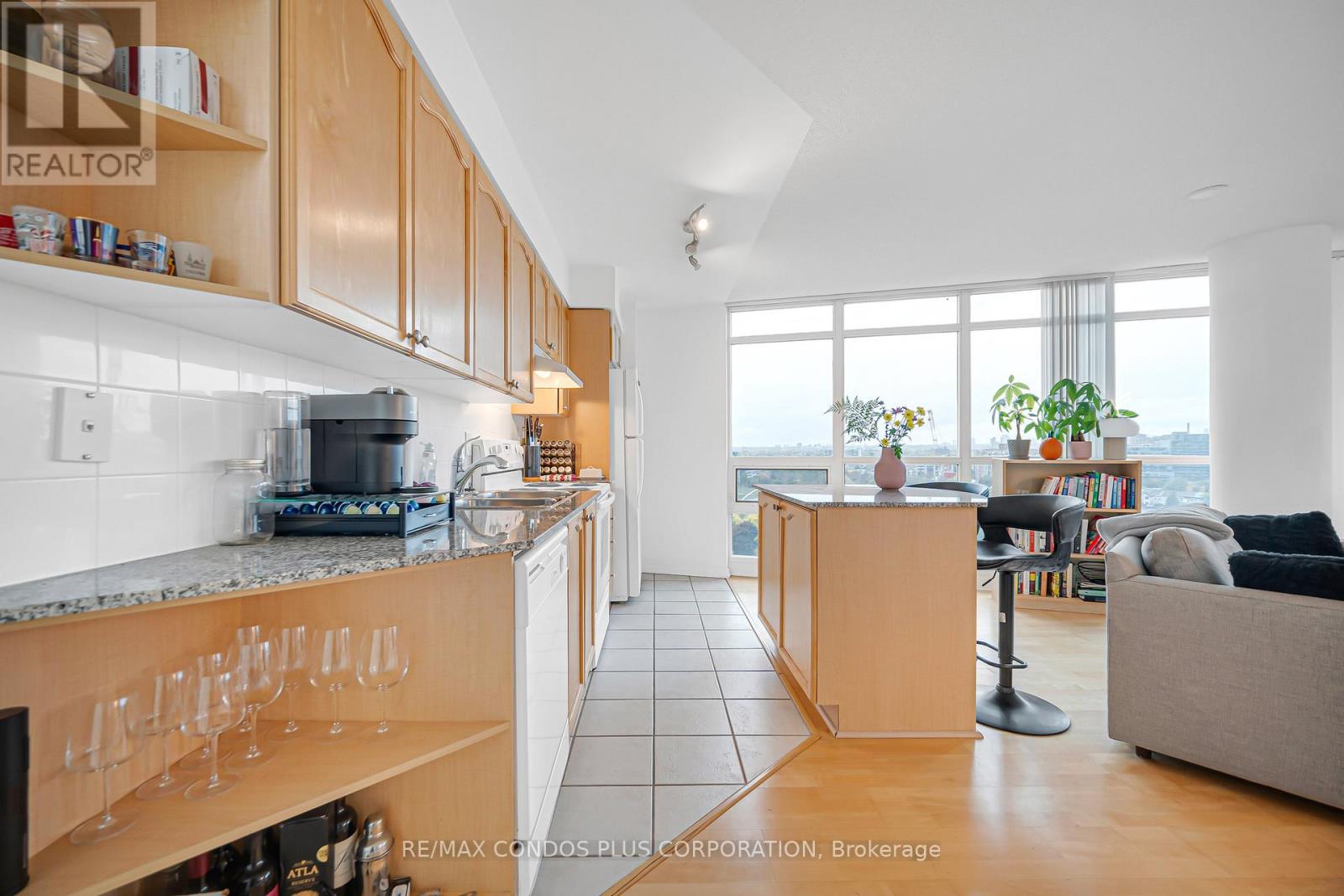 1609 - 231 Fort York Boulevard, Toronto, Ontario  M5V 1B2 - Photo 10 - C12478716
