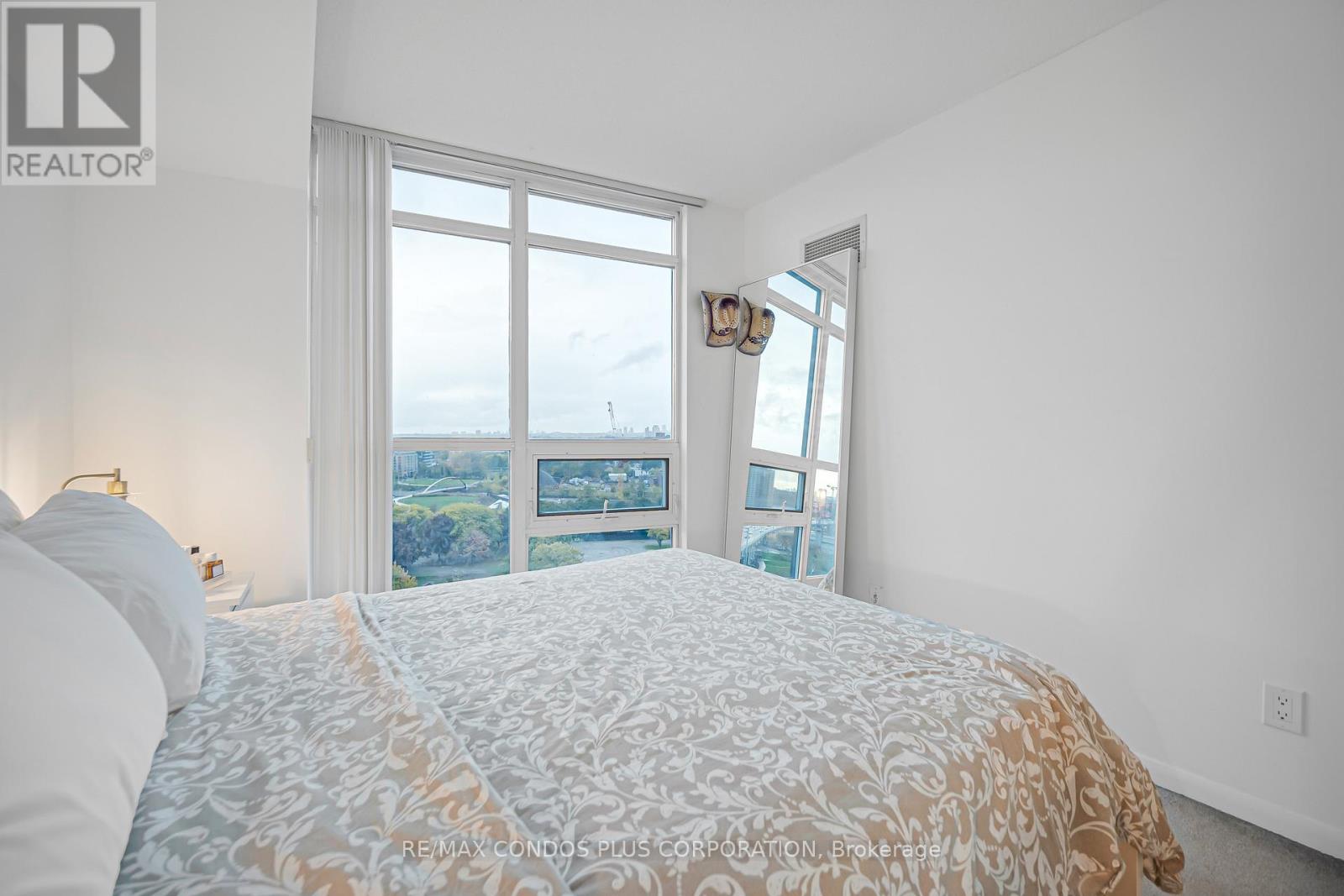 1609 - 231 Fort York Boulevard, Toronto, Ontario  M5V 1B2 - Photo 15 - C12478716