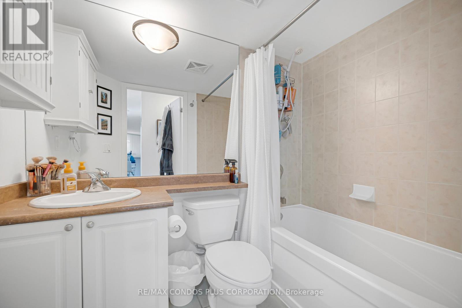 1609 - 231 Fort York Boulevard, Toronto, Ontario  M5V 1B2 - Photo 18 - C12478716