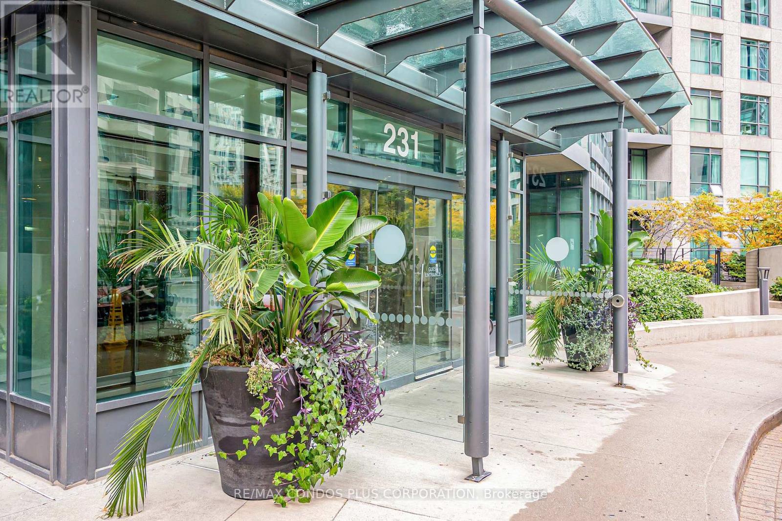 1609 - 231 Fort York Boulevard, Toronto, Ontario  M5V 1B2 - Photo 3 - C12478716