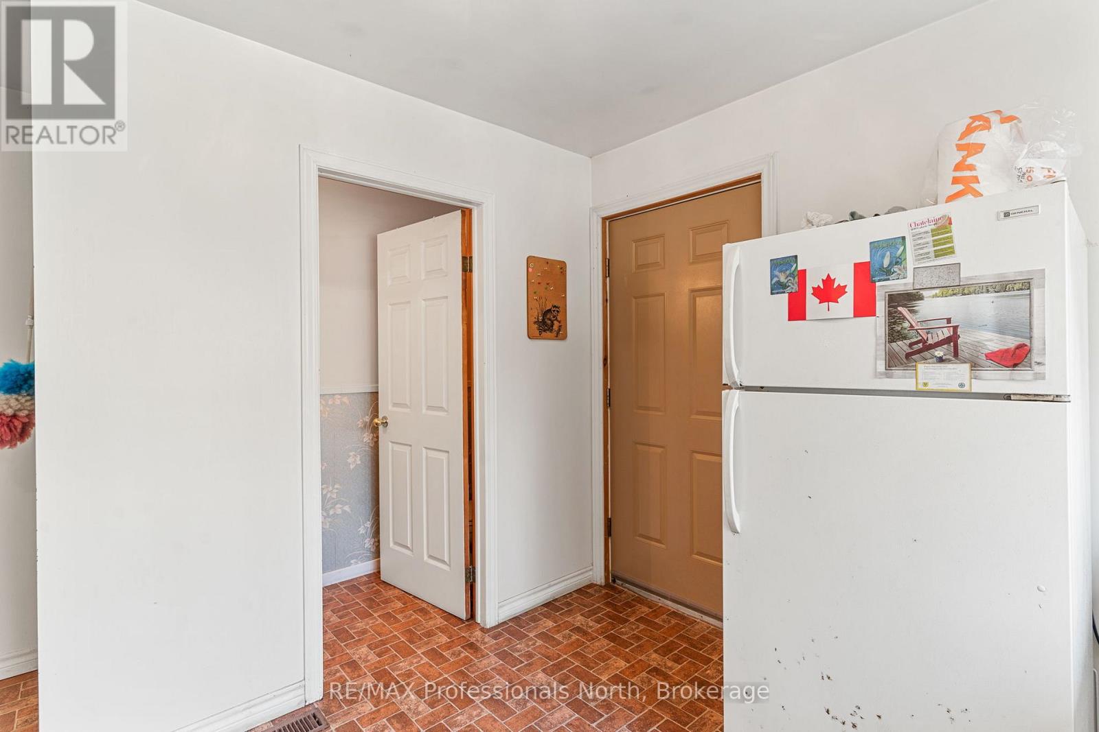 1415 South Lake Road, Minden Hills, Ontario  K0M 2K0 - Photo 18 - X12478757