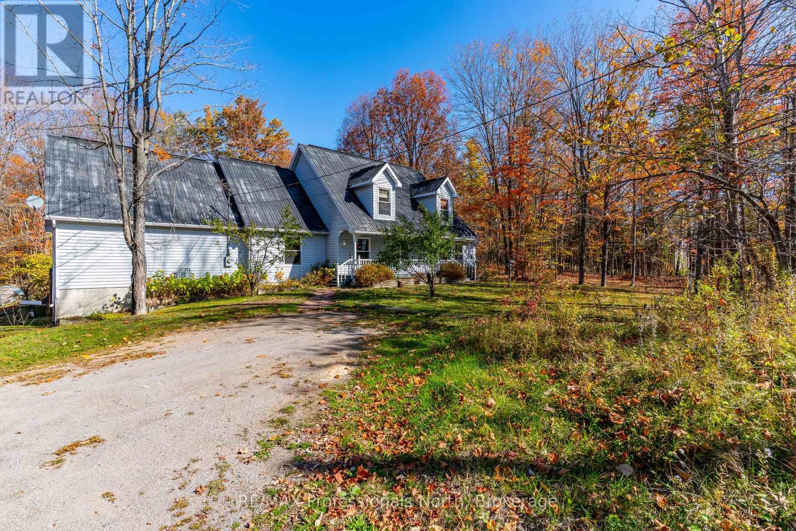 1415 South Lake Road, Minden Hills, Ontario  K0M 2K0 - Photo 2 - X12478757