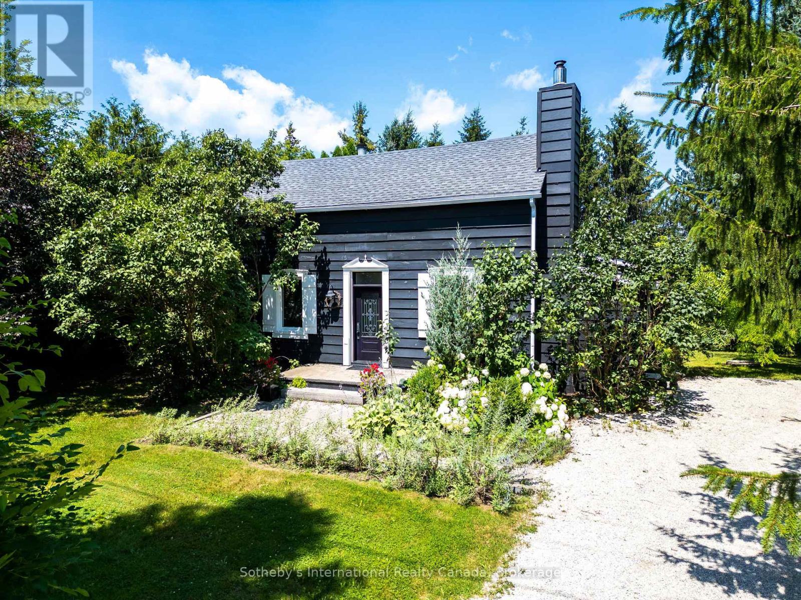 119 Matilda Street, Blue Mountains, Ontario  N0H 1J0 - Photo 1 - X12478761