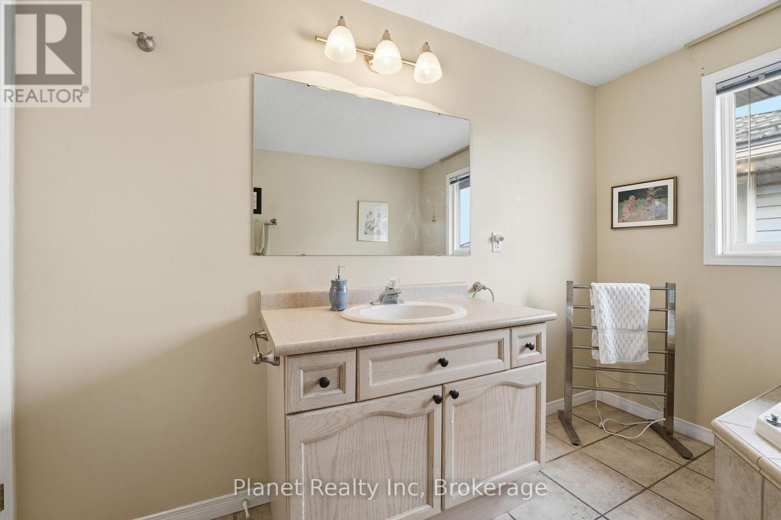 24 Fletcher Court, Guelph, Ontario  N1E 7G8 - Photo 16 - X12478787