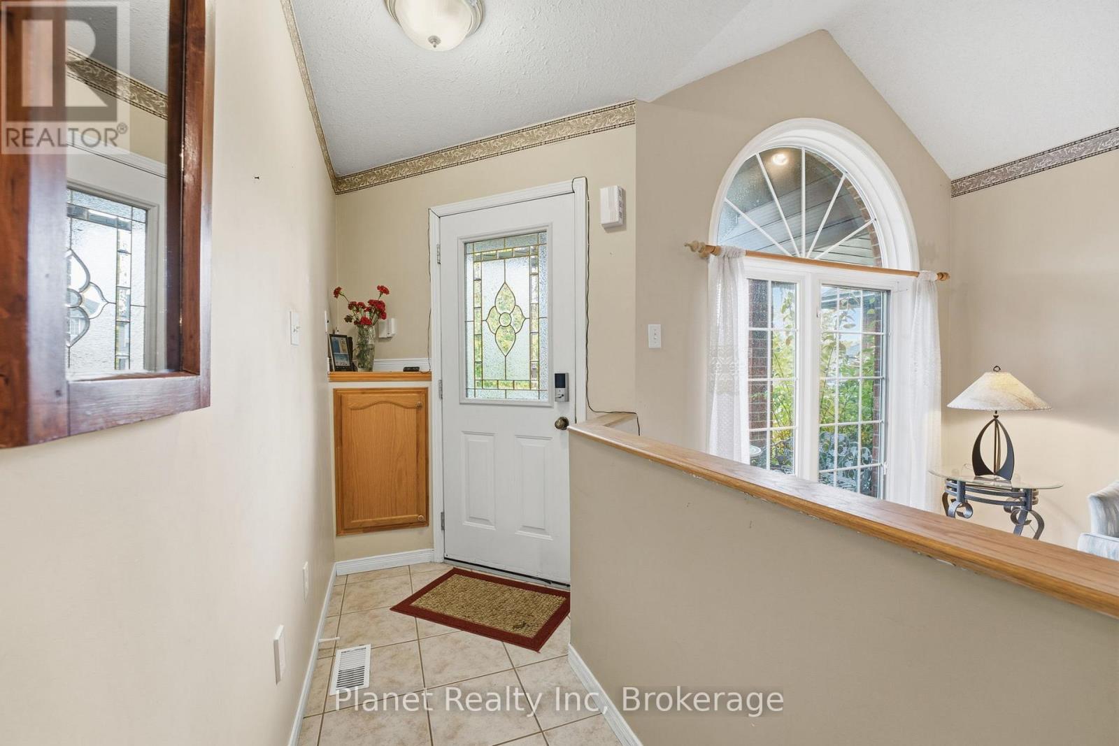 24 Fletcher Court, Guelph, Ontario  N1E 7G8 - Photo 4 - X12478787
