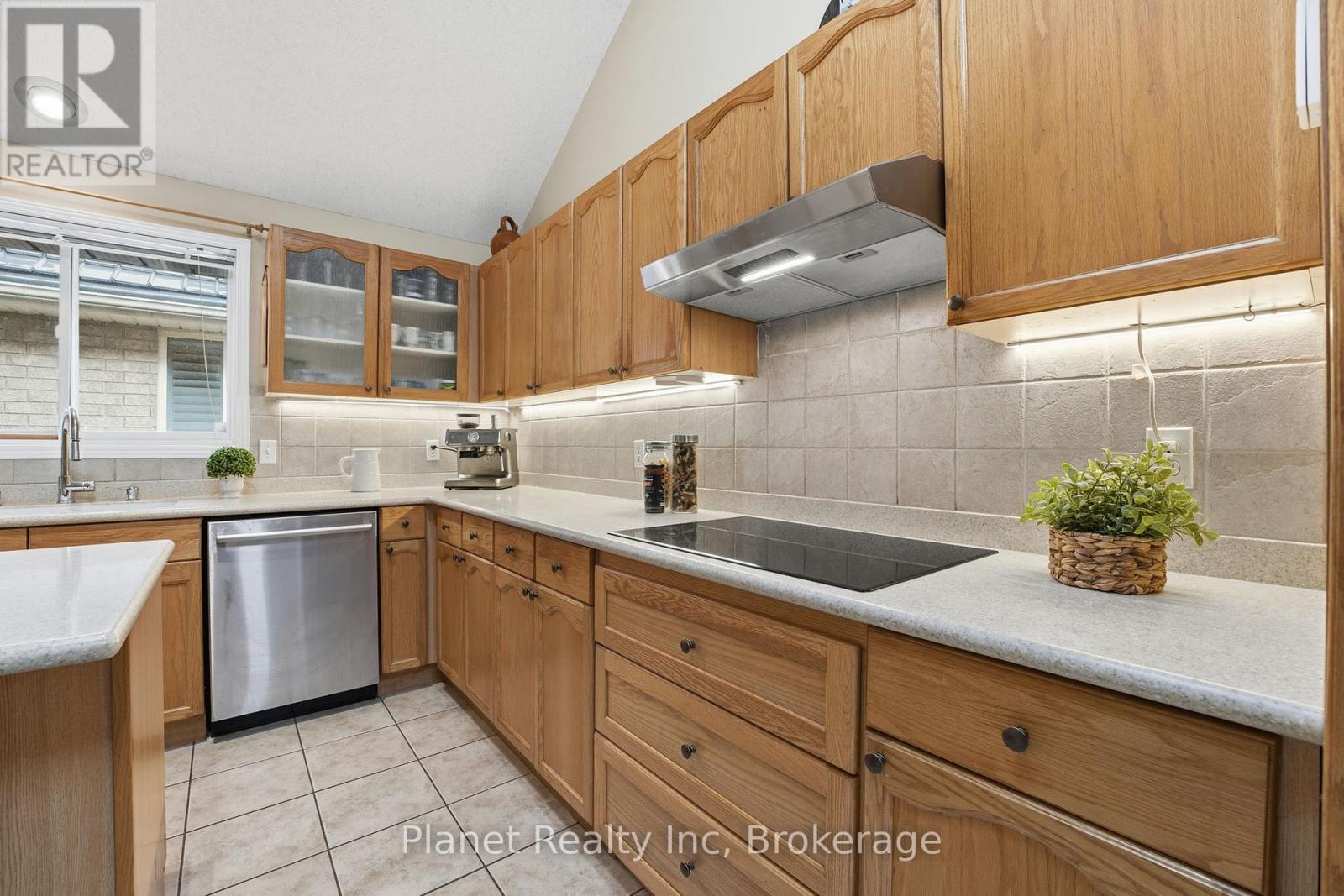 24 Fletcher Court, Guelph, Ontario  N1E 7G8 - Photo 9 - X12478787