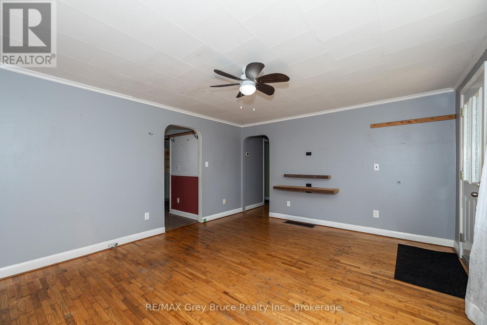 1582 9th Avenue E, Owen Sound, Ontario  N4K 3G3 - Photo 7 - X12478815