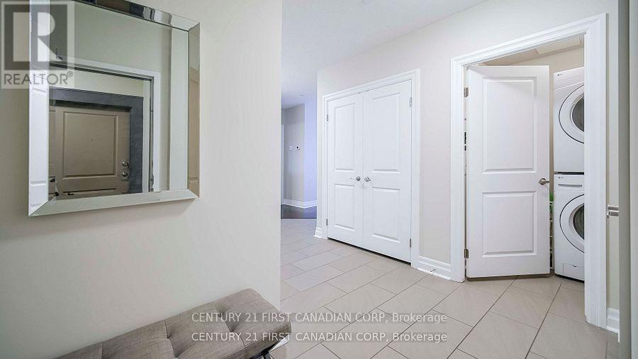 504 - 240 Villagewalk Boulevard, London North, Ontario  N6G 0P6 - Photo 4 - X12478768