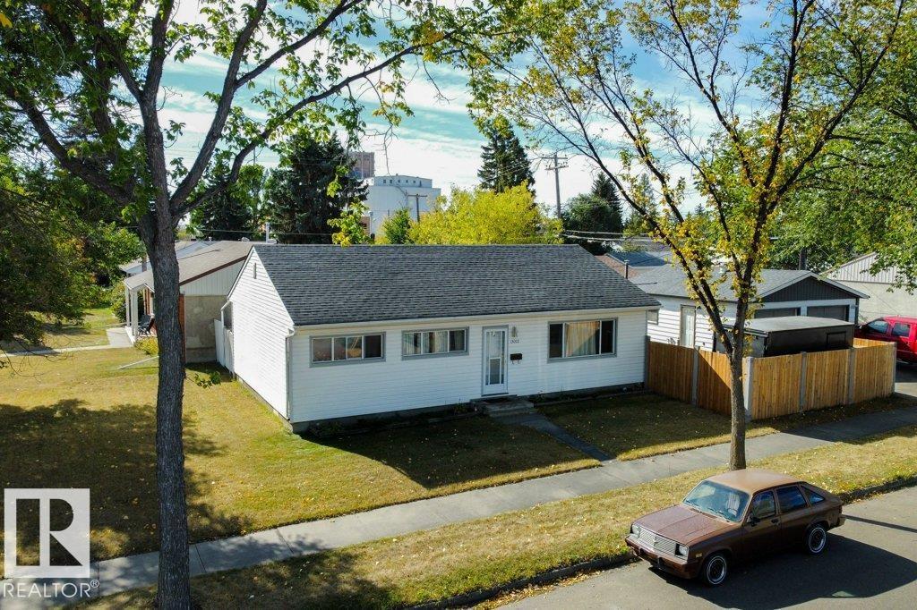 13003 129 AV NW, Edmonton, Alberta