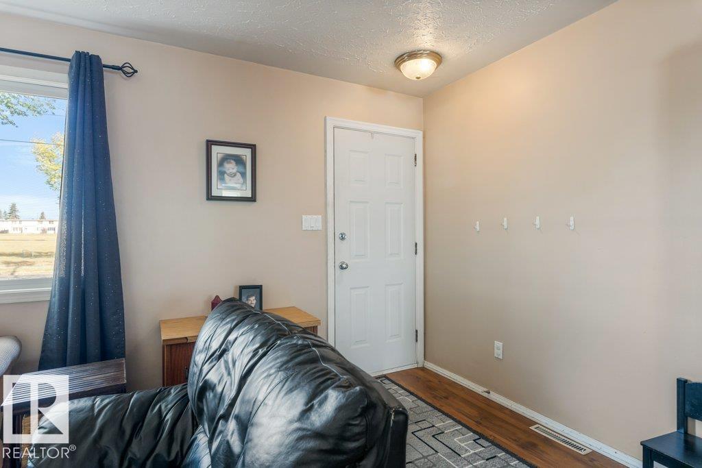 13003 129 Av Nw, Edmonton, Alberta  T5L 3K1 - Photo 4 - E4463227
