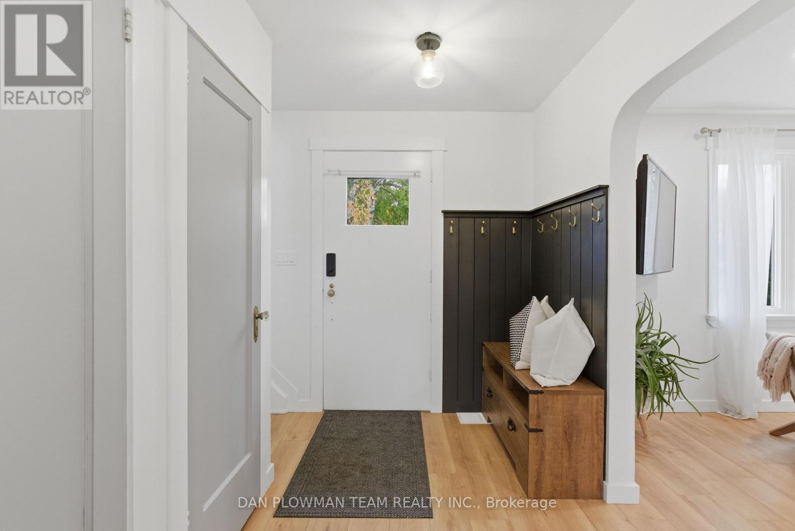 809 Mary Street N, Oshawa, Ontario  L1G 5G5 - Photo 2 - E12478677