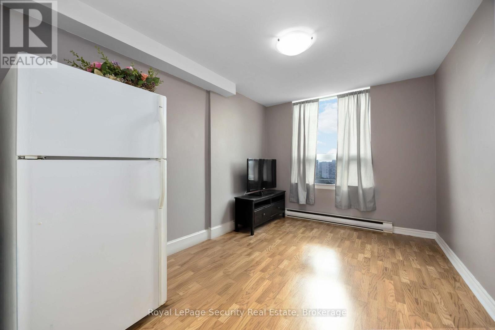1517 - 15 La Rose Avenue, Toronto (Humber Heights), Ontario  M9P 1A7 - Photo 35 - W12478143