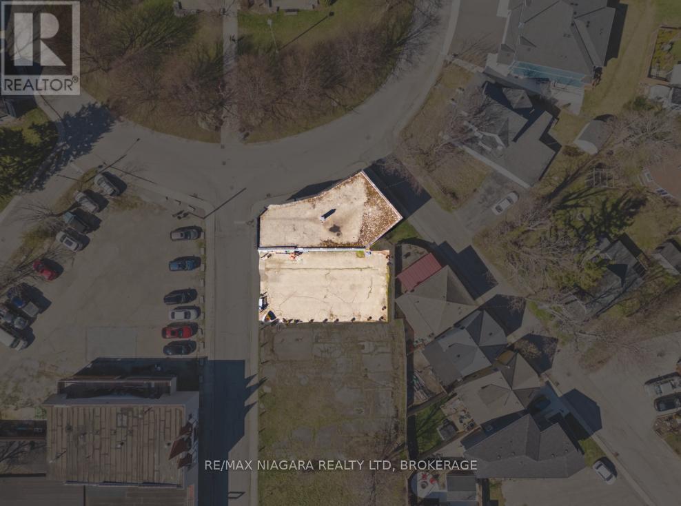 34 Queens Circle, Fort Erie, Ontario  L0S 1B0 - Photo 15 - X12478740