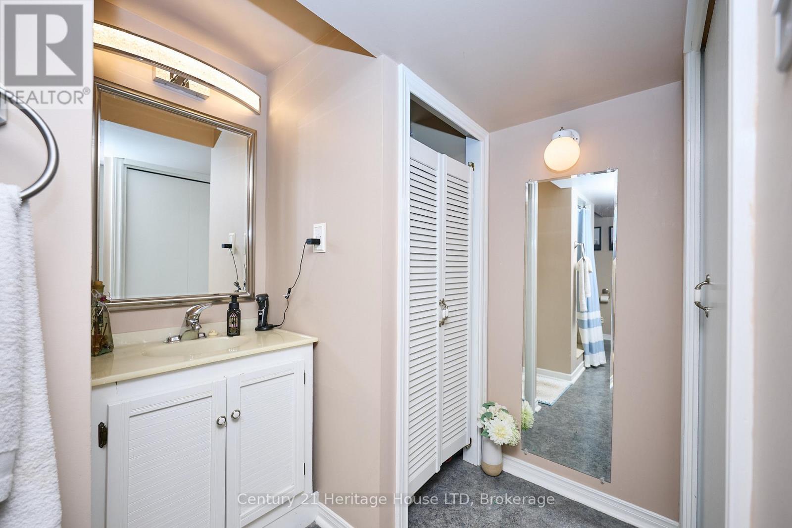 845 Parkdale Avenue, Fort Erie, Ontario  L2A 5B8 - Photo 23 - X12478773