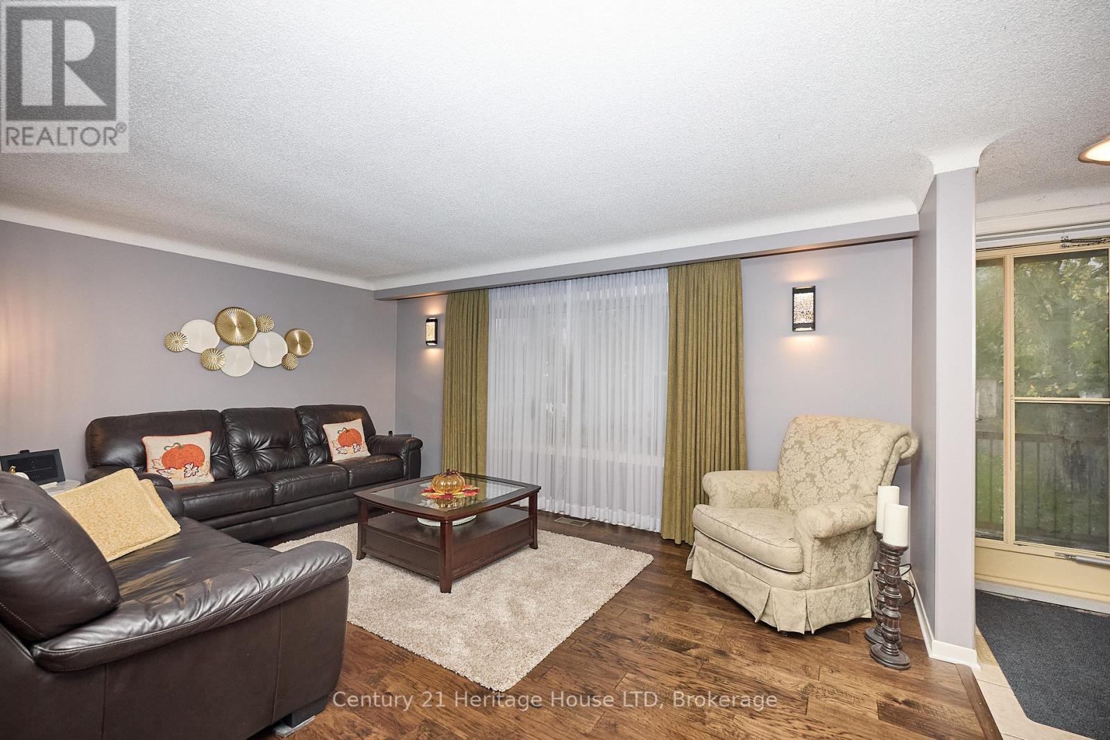 845 Parkdale Avenue, Fort Erie, Ontario  L2A 5B8 - Photo 4 - X12478773