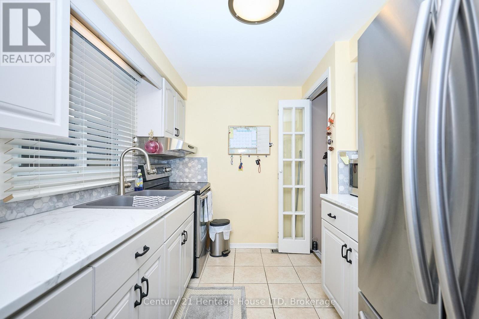 845 Parkdale Avenue, Fort Erie, Ontario  L2A 5B8 - Photo 7 - X12478773