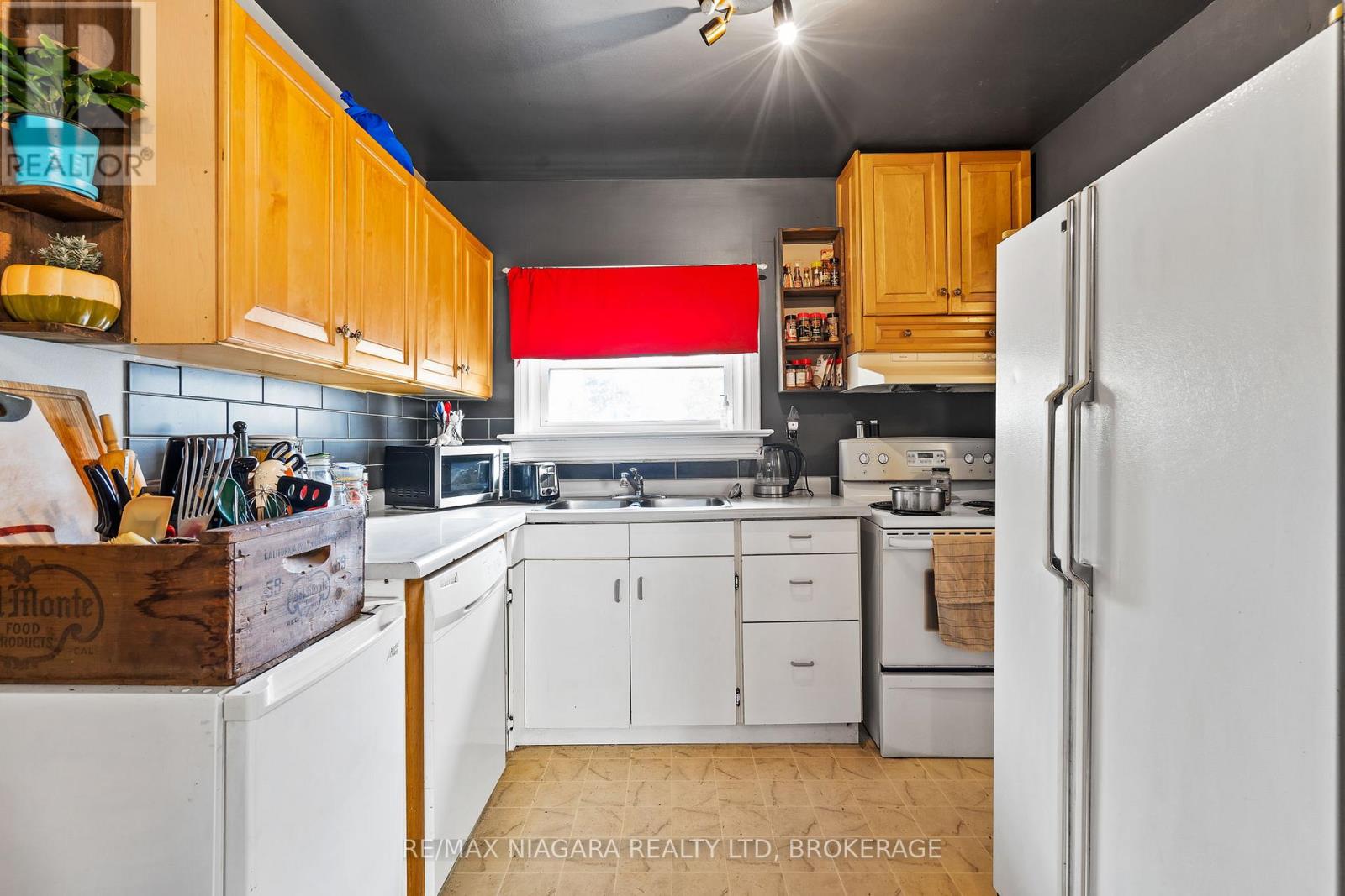 60 Rosedale Avenue, St. Catharines, Ontario  L2P 1Y7 - Photo 12 - X12478838